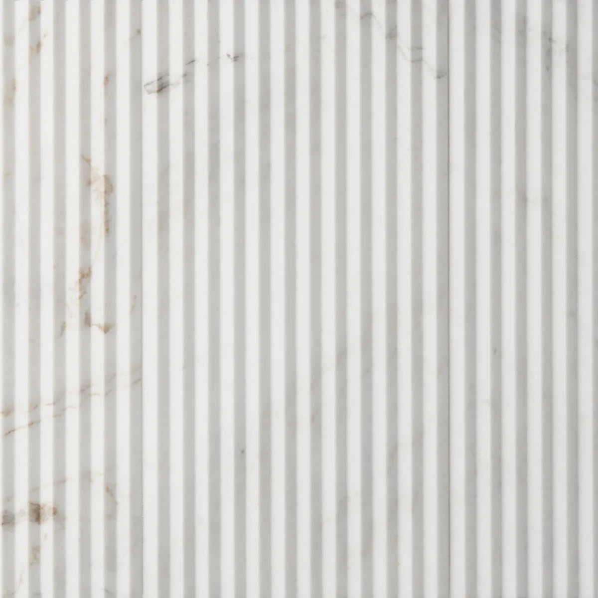 Carver Alaska White Peak