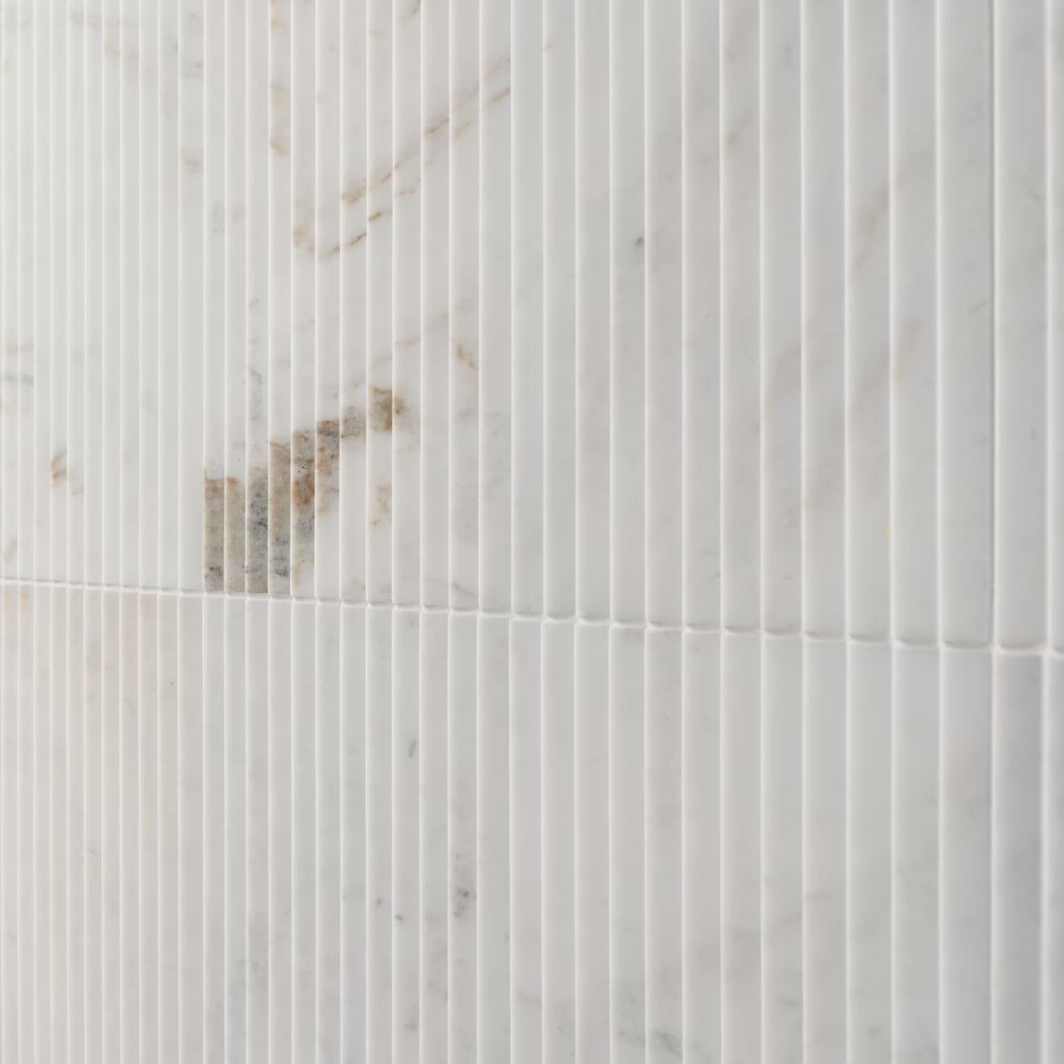 Carver Alaska White Peak