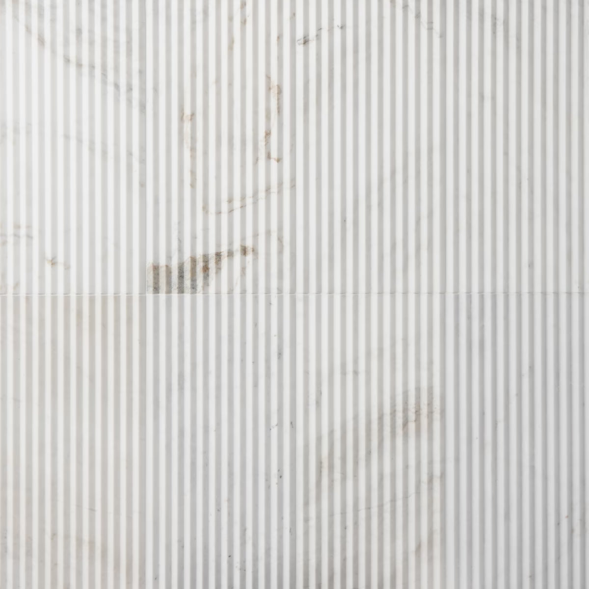 Carver Alaska White Peak