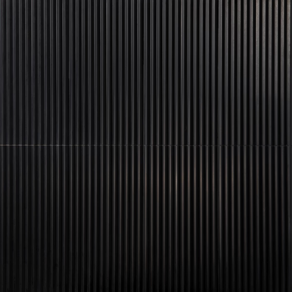 Carver Black Jade Peak