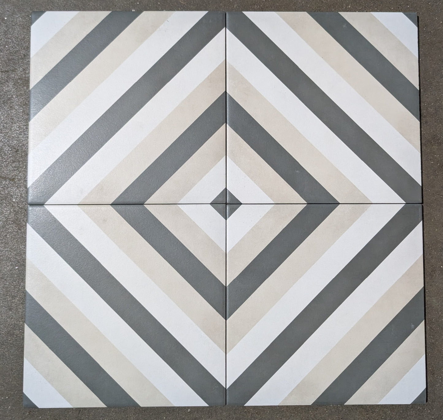 Form Sand Diamond